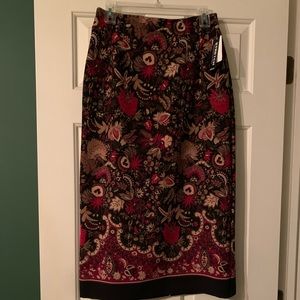 Size 8P NTW machine washable skirt